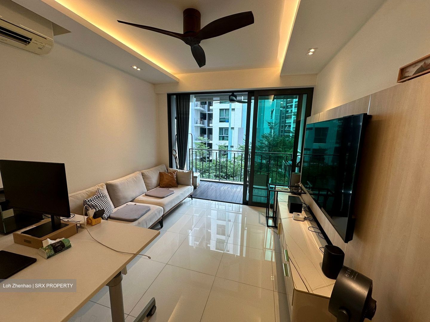 Esparina Residences (D19), Condominium #560464171